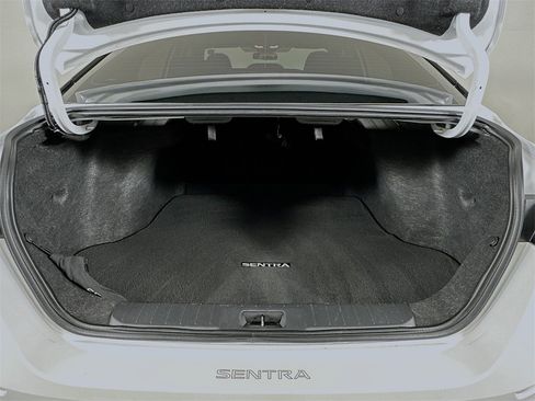 Used 2022 Nissan Sentra SR w/ Trunk Package image 23
