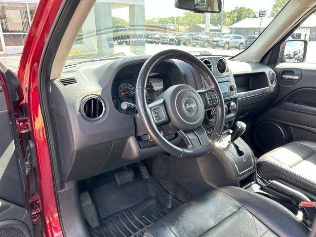 Used 2017 Jeep Patriot High Altitude AWD/4WD image 25