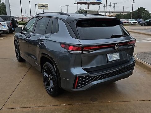 New 2026 Volkswagen Tiguan SE R-Line image 7