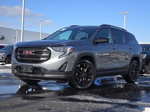 Used 2020 GMC Terrain SLE w/ Driver Convenience Package image 2