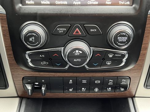 Used 2016 RAM 2500 Laramie w/ Convenience Group AWD/4WD image 32