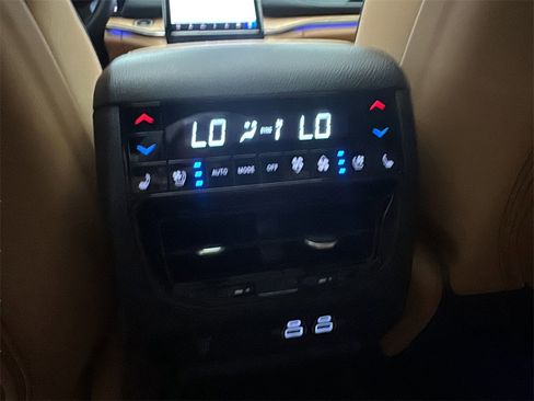 Used 2023 Jeep Grand Cherokee Summit image 24