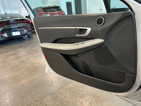Used 2025 Hyundai Sonata SEL FWD image 18
