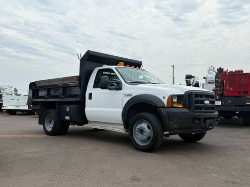 Used 2006 Ford F450 2WD Regular Cab Super Duty image 3