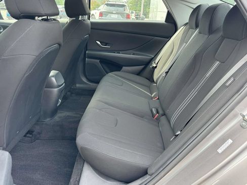 Used 2024 Hyundai Elantra SEL FWD image 17