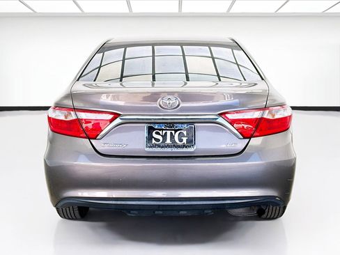 Used 2016 Toyota Camry LE FWD image 5