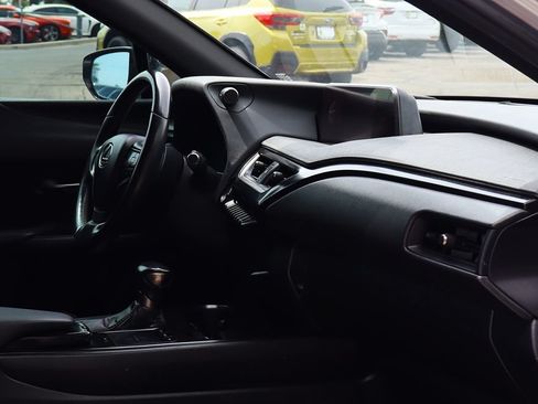 Used 2019 Lexus UX 200 w/ Premium Package FWD image 32