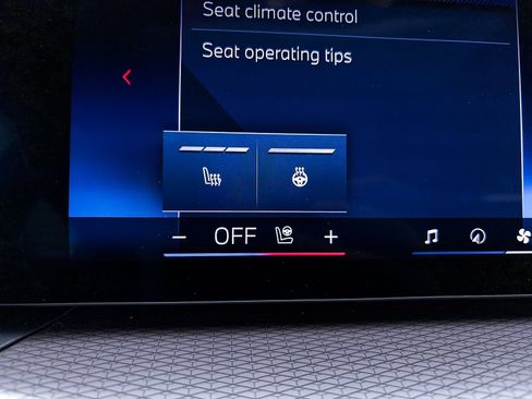 Used 2025 BMW M340i RWD image 24
