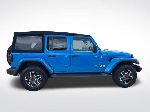 Used 2024 Jeep Wrangler Unlimited Sahara AWD/4WD image 11