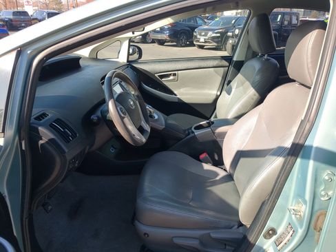 Used 2013 Toyota Prius One image 17