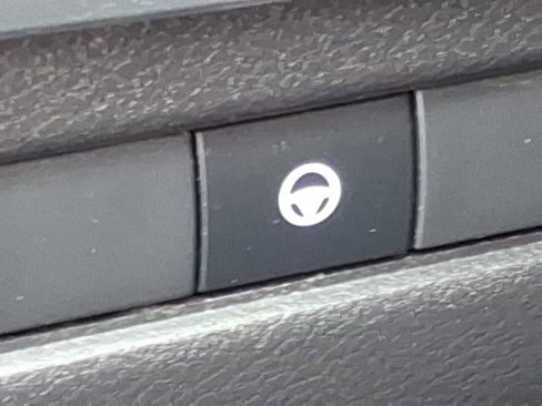 Used 2021 Nissan Rogue SV image 15