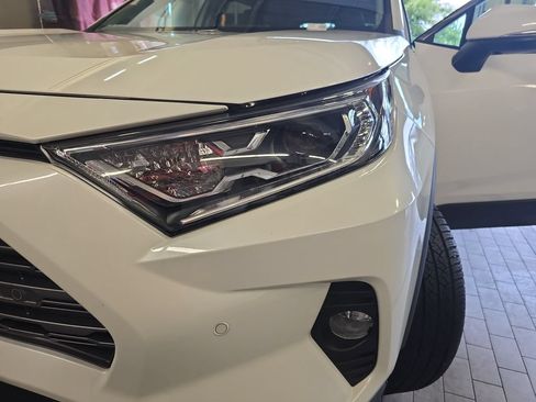Used 2020 Toyota RAV4 Limited w/ Limited Grade Weather Package AWD/4WD image 34