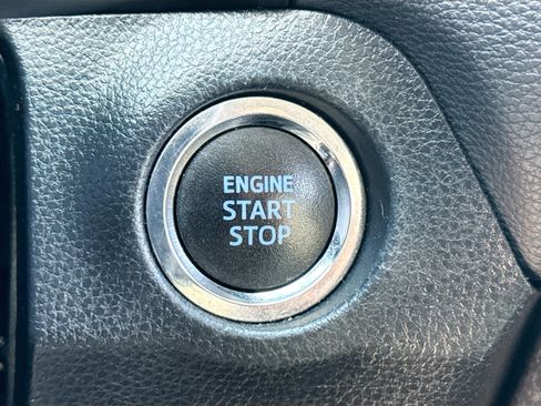 Used 2021 Toyota RAV4 XLE image 9