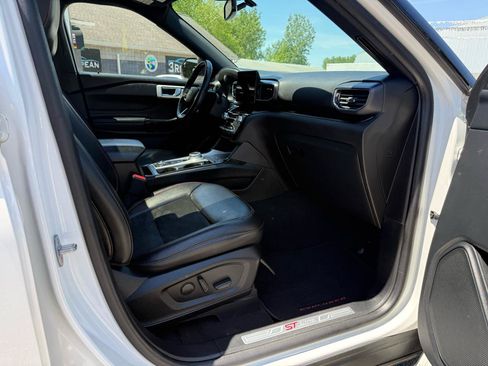 Used 2022 Ford Explorer ST-Line AWD/4WD image 10