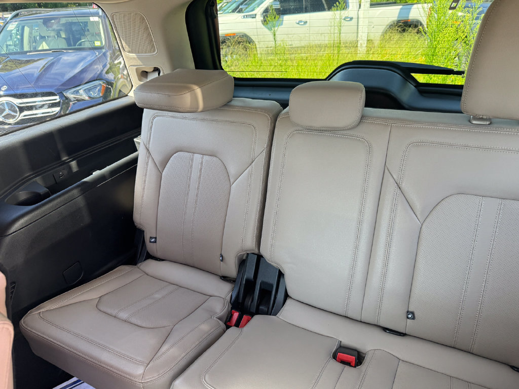 Used 2024 Ford Expedition Limited AWD/4WD image 39
