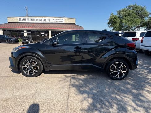 Used 2019 Toyota C-HR Limited FWD image 4