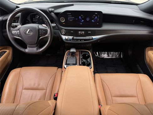 Used 2021 Lexus LS 500 w/ Accessory Package (Z2) image 9