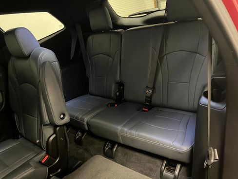 Used 2024 Buick Enclave Premium image 36