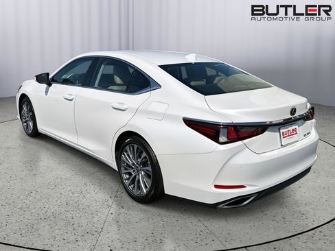 Certified 2021 Lexus ES 350 w/ Premium Package FWD image 4