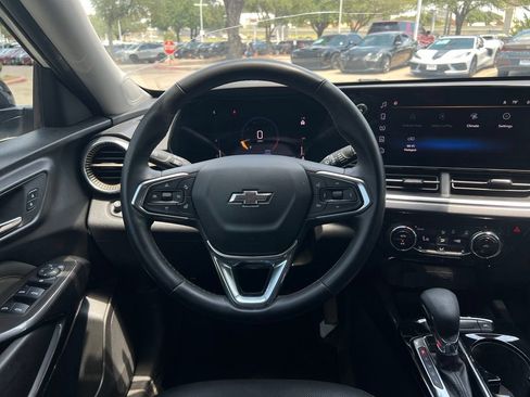 Used 2025 Chevrolet Trax ACTIV w/ Driver Confidence Package FWD image 14