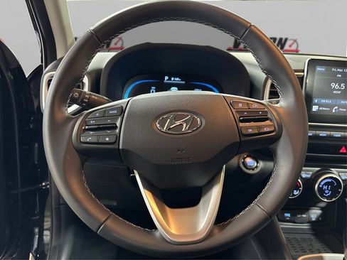 Certified 2026 Hyundai Venue SEL FWD image 24