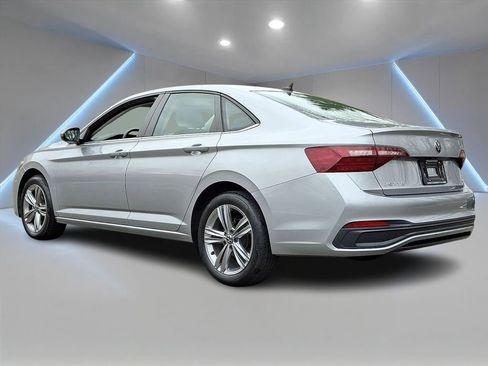 Used 2022 Volkswagen Jetta SE w/ Panoramic Sunroof Package image 7