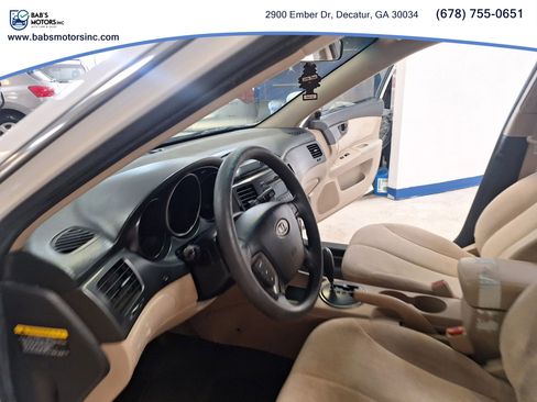 Used 2009 Kia Optima LX image 24