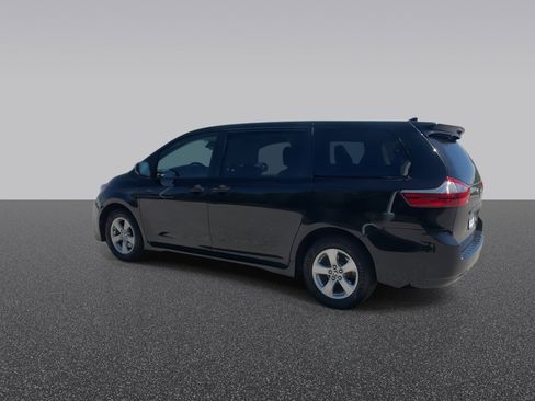Used 2020 Toyota Sienna L FWD image 7
