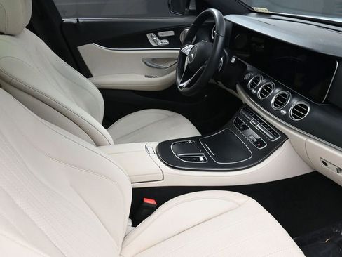 Used 2022 Mercedes-Benz E 350 Sedan image 3