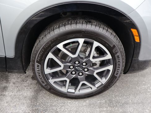 Certified 2025 Chevrolet Blazer RS w/ Driver Confidence II Package image 38