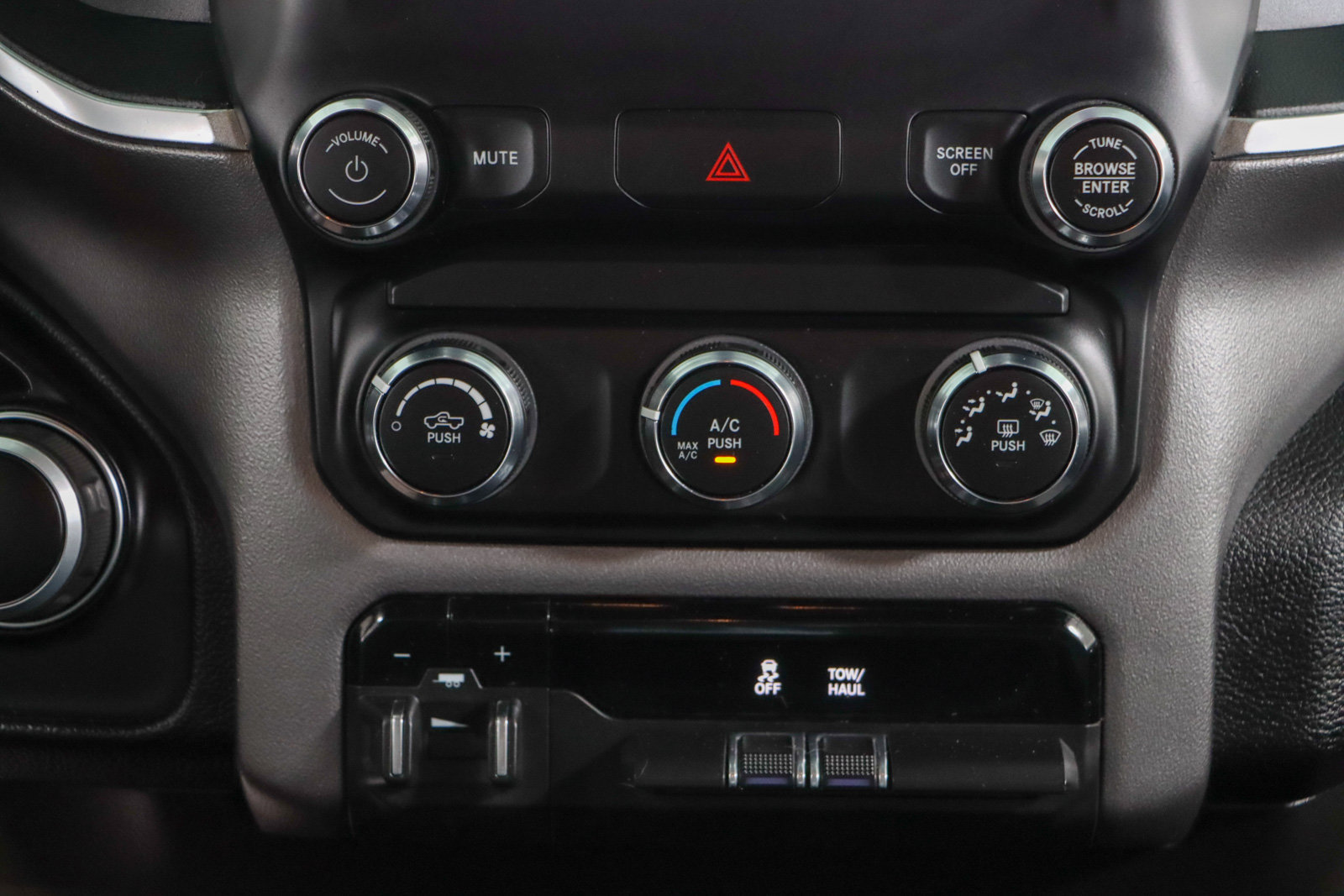 Used 2024 RAM 2500 Big Horn AWD/4WD image 21