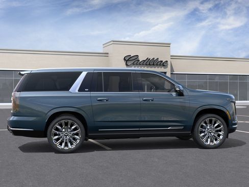 New 2026 Cadillac Escalade ESV Luxury AWD/4WD image 5