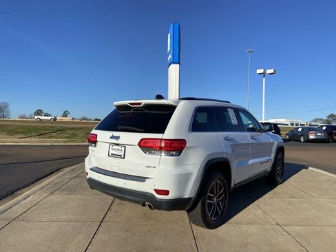 Used 2018 Jeep Grand Cherokee Limited image 10