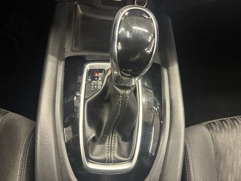 Used 2018 Nissan Rogue SV AWD/4WD image 29