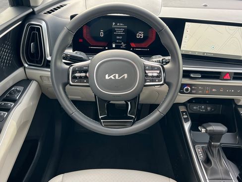 Certified 2025 Kia Sorento S image 16