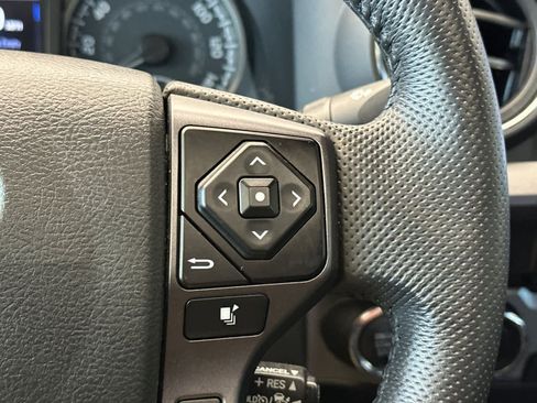 Used 2022 Toyota Tacoma TRD Sport w/ TRD Premium Sport Package image 27