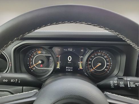 Used 2025 Jeep Wrangler Unlimited Rubicon AWD/4WD image 18