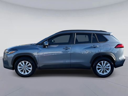 Used 2022 Toyota Corolla Cross LE image 7