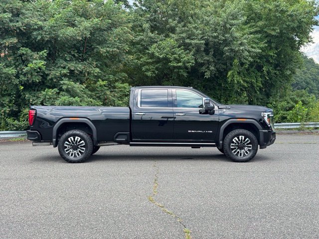 Used 2024 GMC Sierra 2500 Denali Ultimate w/ Max Trailering Package AWD/4WD image 8