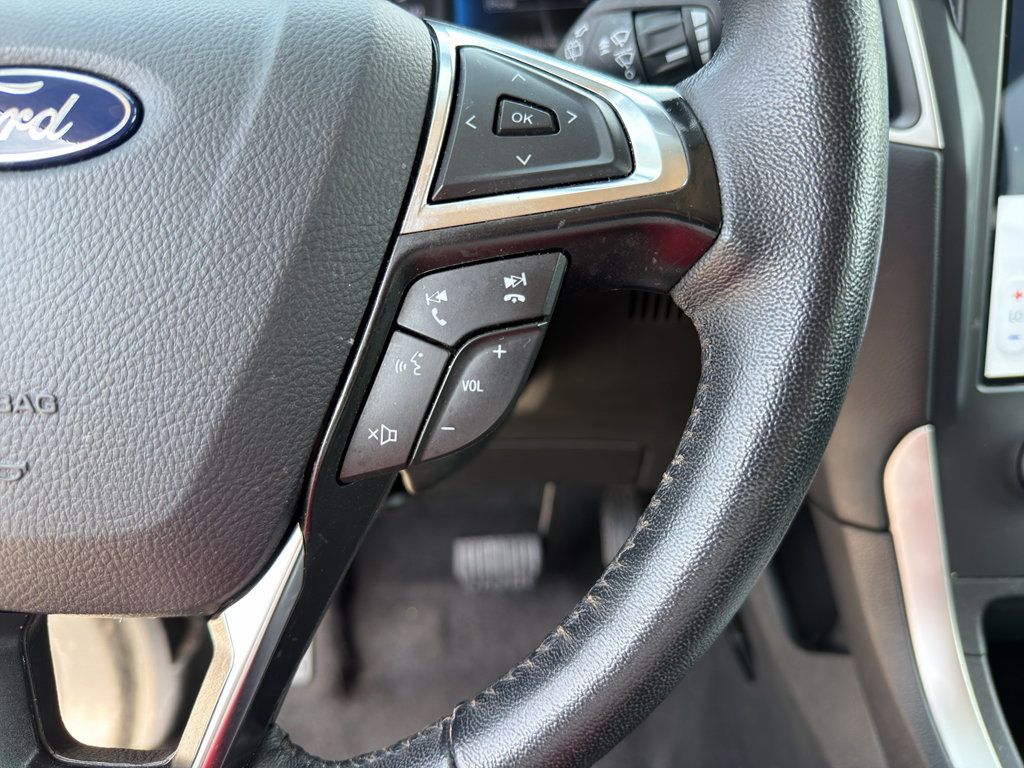Used 2024 Ford Edge SEL AWD/4WD image 15