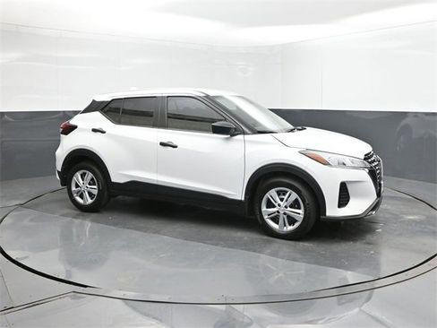 New 2025 Nissan Kicks Play S w/ Interior Electronics Package image 17