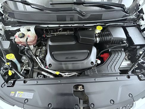 Certified 2022 Chrysler Pacifica Touring-L FWD image 22
