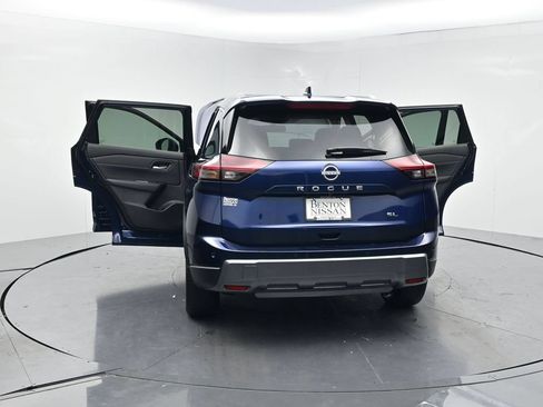 Used 2026 Nissan Rogue SL FWD image 27