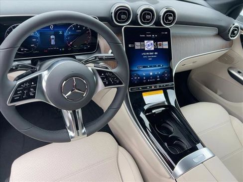 New 2026 Mercedes-Benz GLC 300 4MATIC image 3