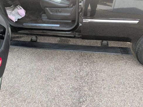 Used 2014 Cadillac Escalade Premium image 30