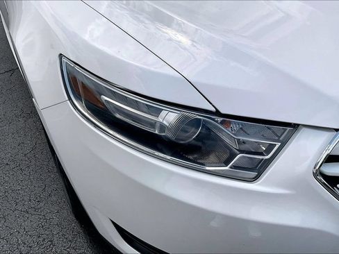 Used 2019 Ford Taurus Limited AWD/4WD image 28