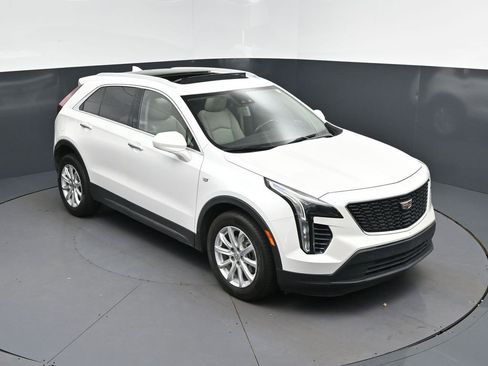 Used 2021 Cadillac XT4 Luxury FWD image 1