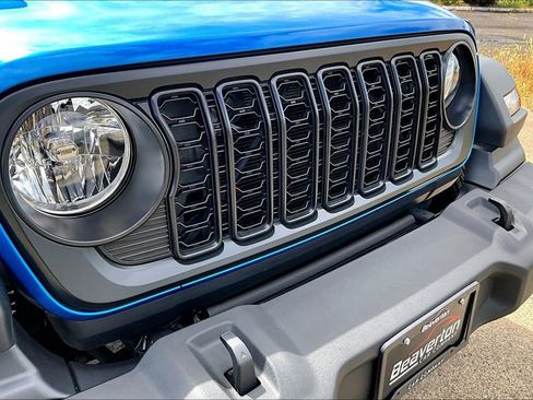 Used 2024 Jeep Wrangler Sport AWD/4WD image 32