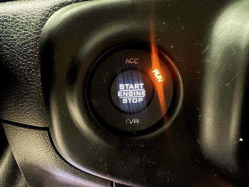 Used 2021 Jeep Wrangler Unlimited Sahara image 26