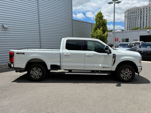 Used 2025 Ford F250 Lariat AWD/4WD image 2